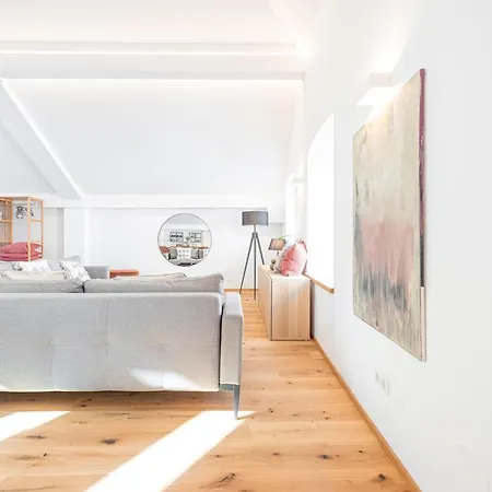 Penthouse Maxfux Direkt In Der Fussgaengerzone 130m2 *