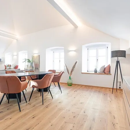 Penthouse Maxfux Direkt In Der Fussgaengerzone 130m2 * Krems an der Donau